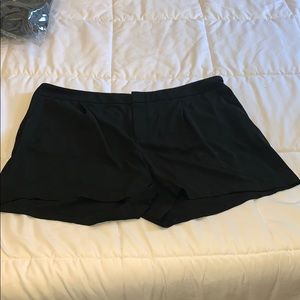 Women’s 18 Dress Shorts